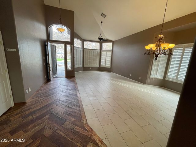 1283 E Saragosa Street, Chandler, AZ 85225