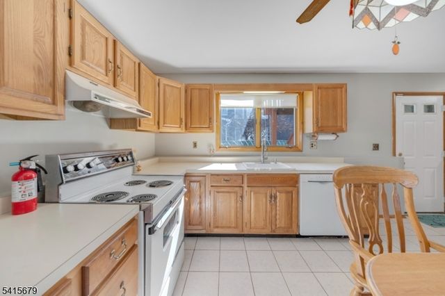 191 Pershing Rd 2, Clifton City, NJ 07013