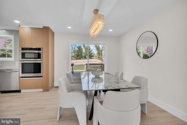 2524 SWIFT RUN ST, Vienna, VA 22180