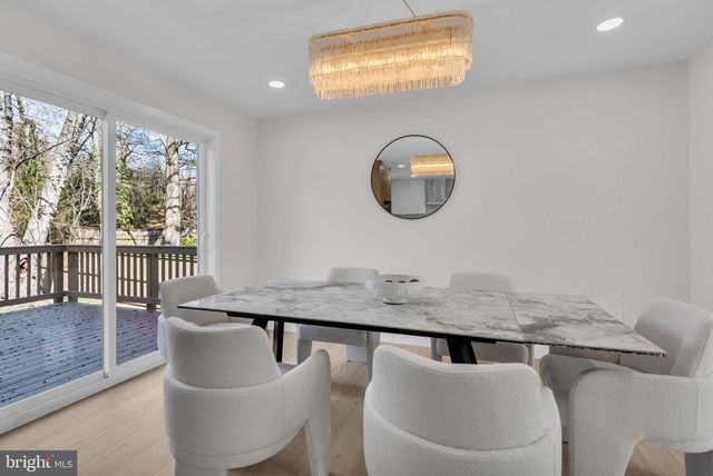 2524 SWIFT RUN ST, Vienna, VA 22180