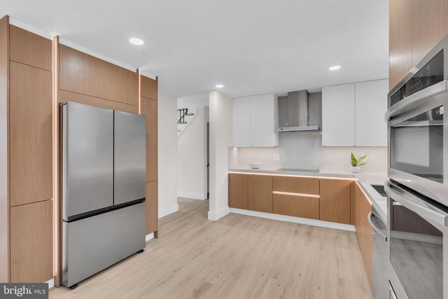 2524 SWIFT RUN ST, Vienna, VA 22180