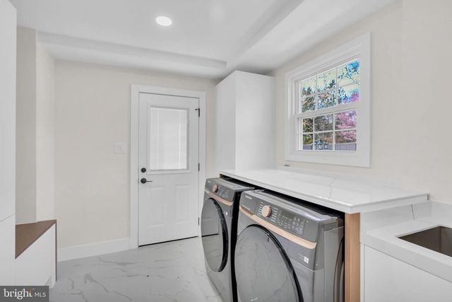 2524 SWIFT RUN ST, Vienna, VA 22180