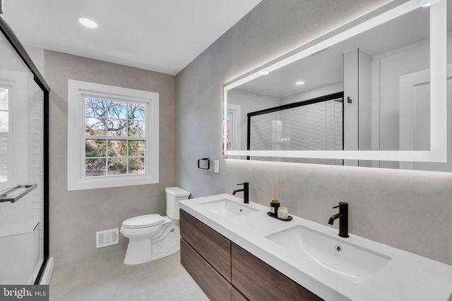 2524 SWIFT RUN ST, Vienna, VA 22180