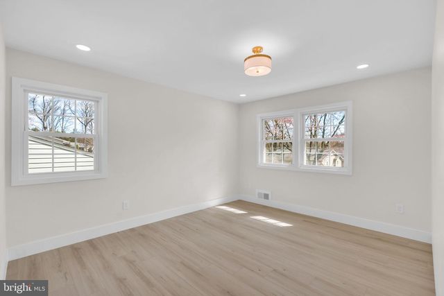 2524 SWIFT RUN ST, Vienna, VA 22180