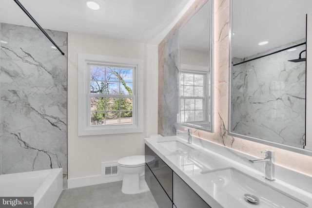 2524 SWIFT RUN ST, Vienna, VA 22180