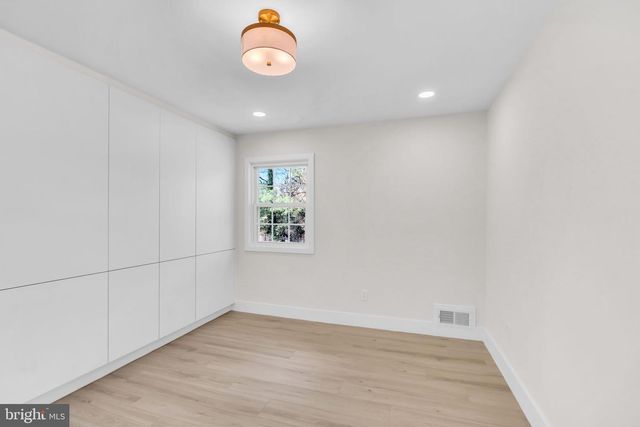 2524 SWIFT RUN ST, Vienna, VA 22180