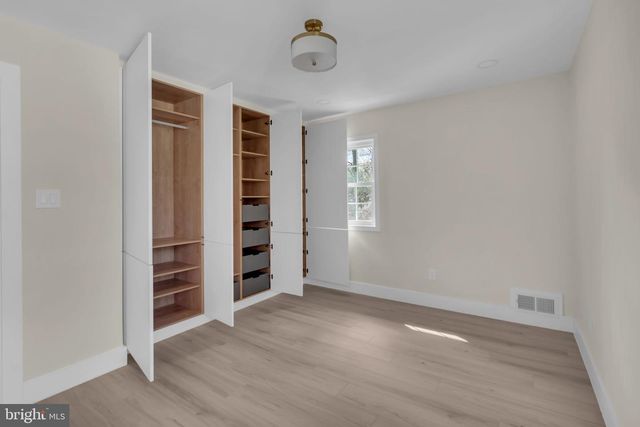 2524 SWIFT RUN ST, Vienna, VA 22180