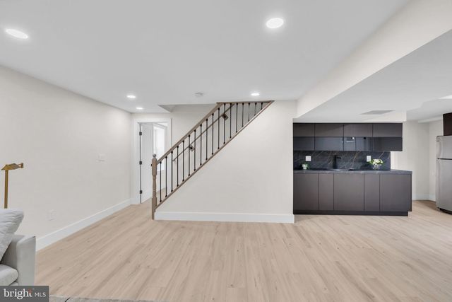 2524 SWIFT RUN ST, Vienna, VA 22180