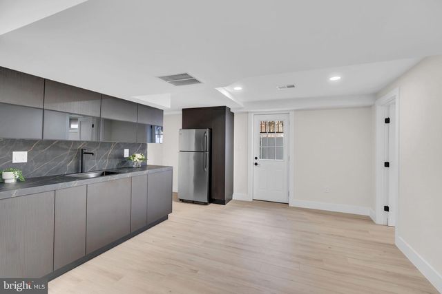 2524 SWIFT RUN ST, Vienna, VA 22180