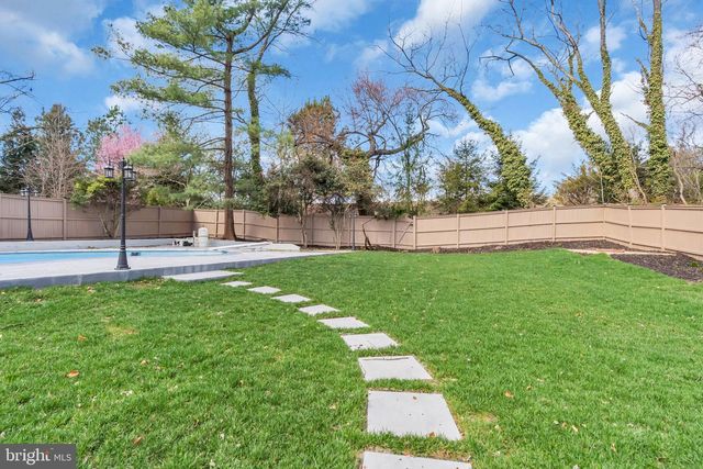 2524 SWIFT RUN ST, Vienna, VA 22180