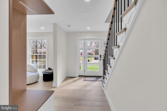 2524 SWIFT RUN ST, Vienna, VA 22180