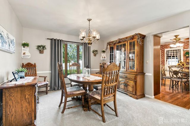 5 Seaman Court, Sayreville, NJ 08879