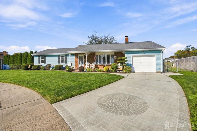 5 Seaman Court, Sayreville, NJ 08879
