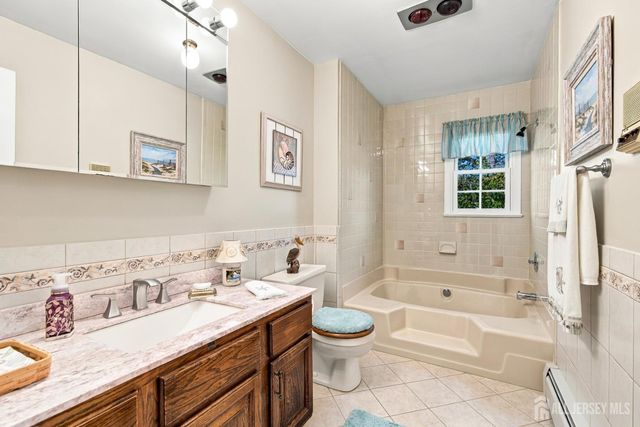 5 Seaman Court, Sayreville, NJ 08879
