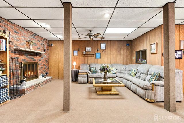 5 Seaman Court, Sayreville, NJ 08879
