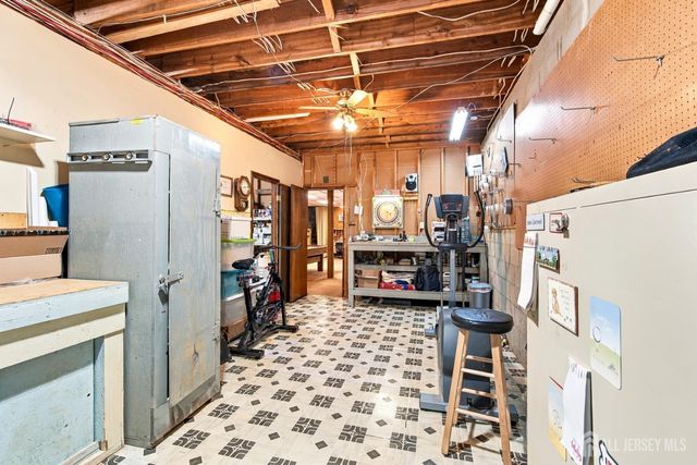 5 Seaman Court, Sayreville, NJ 08879