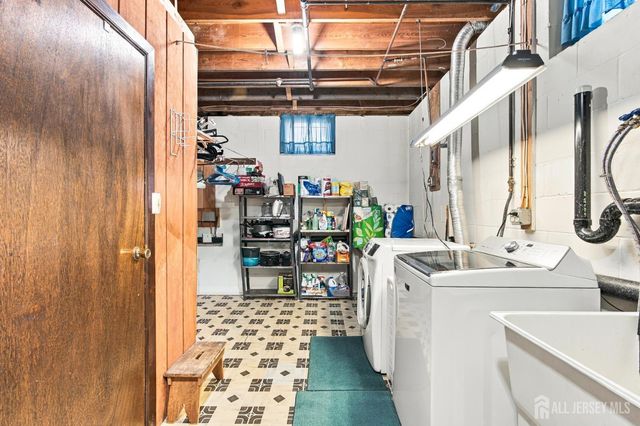 5 Seaman Court, Sayreville, NJ 08879
