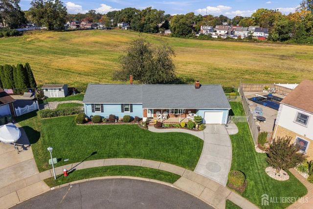 5 Seaman Court, Sayreville, NJ 08879