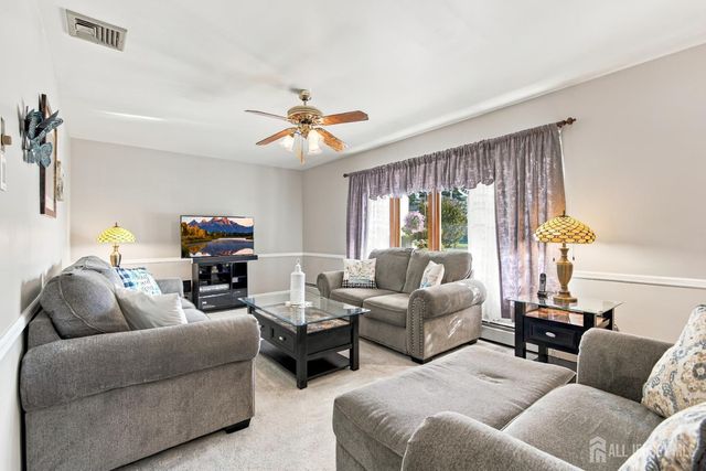 5 Seaman Court, Sayreville, NJ 08879