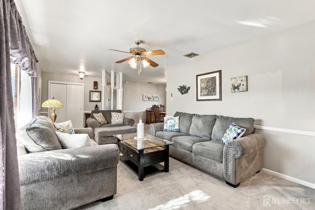 5 Seaman Court, Sayreville, NJ 08879