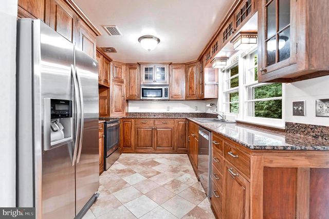11720 BRIGGS CT, Fairfax, VA 22030