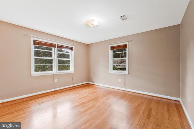 11720 BRIGGS CT, Fairfax, VA 22030