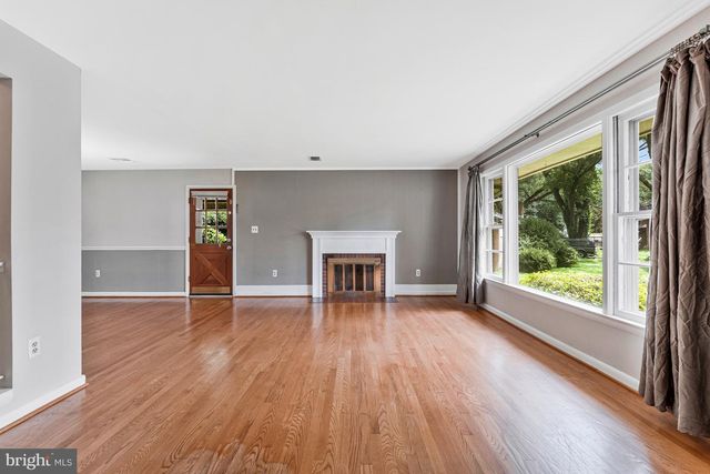 11720 BRIGGS CT, Fairfax, VA 22030