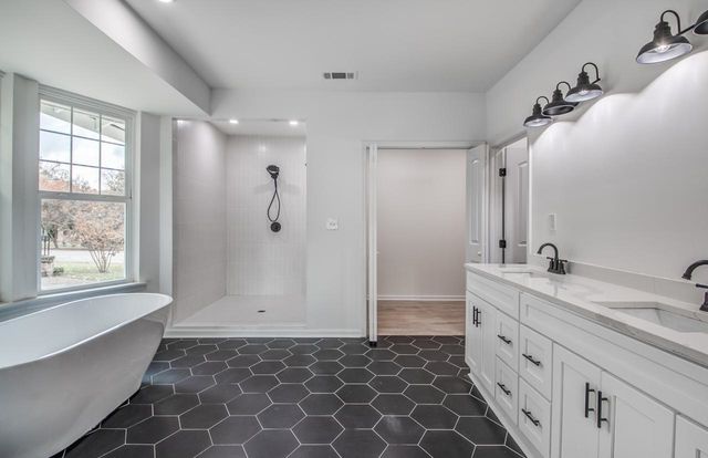 1781 FORREST AVE, Memphis, TN 38104