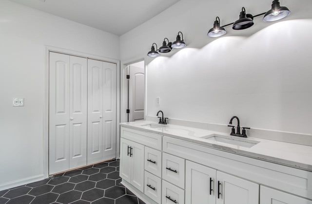 1781 FORREST AVE, Memphis, TN 38104