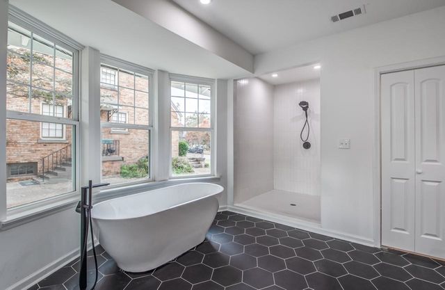 1781 FORREST AVE, Memphis, TN 38104