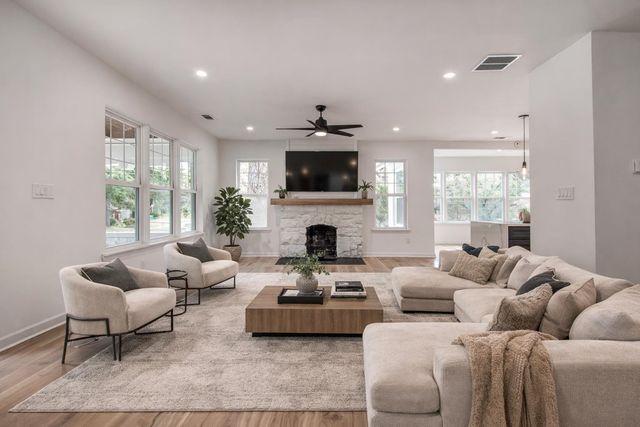 1781 FORREST AVE, Memphis, TN 38104