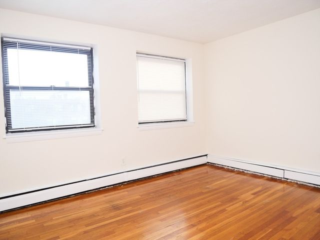 1027 Commonwealth Ave 21, Boston, MA 02215