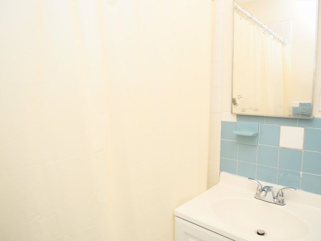 1027 Commonwealth Ave 21, Boston, MA 02215