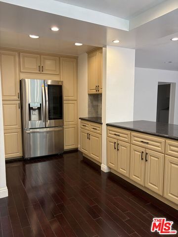 2880 Woodwardia Drive, Los Angeles, CA 90077