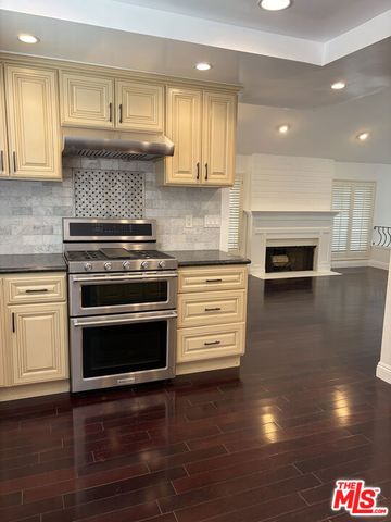 2880 Woodwardia Drive, Los Angeles, CA 90077