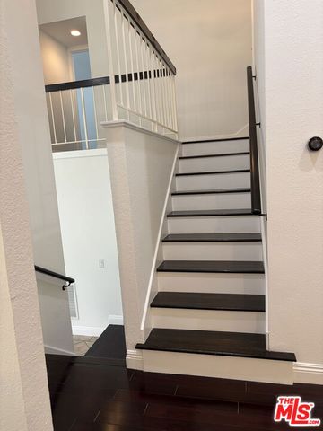 2880 Woodwardia Drive, Los Angeles, CA 90077