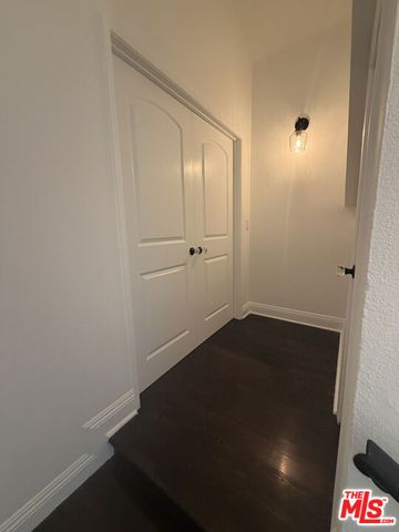 2880 Woodwardia Drive, Los Angeles, CA 90077