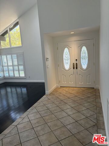 2880 Woodwardia Drive, Los Angeles, CA 90077