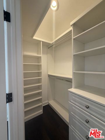 2880 Woodwardia Drive, Los Angeles, CA 90077