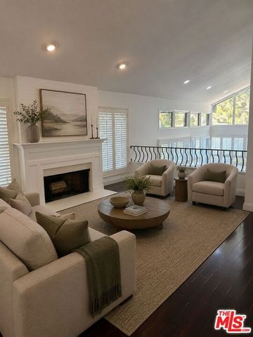 2880 Woodwardia Drive, Los Angeles, CA 90077