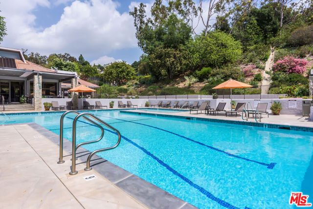 2880 Woodwardia Drive, Los Angeles, CA 90077