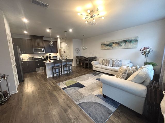 305 Victoria Dr, Lebanon, TN 37090