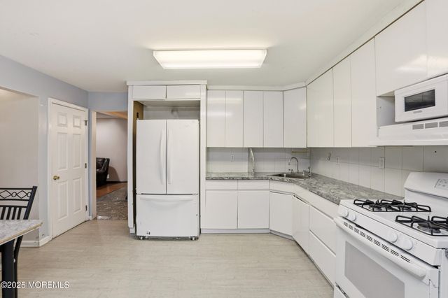 418 8th Street, Lakewood, NJ 08701