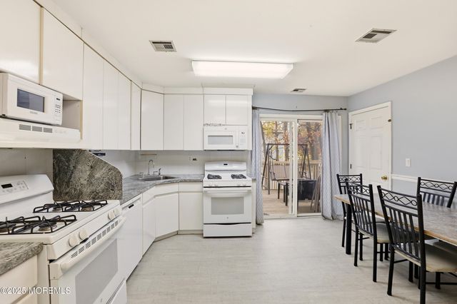 418 8th Street, Lakewood, NJ 08701