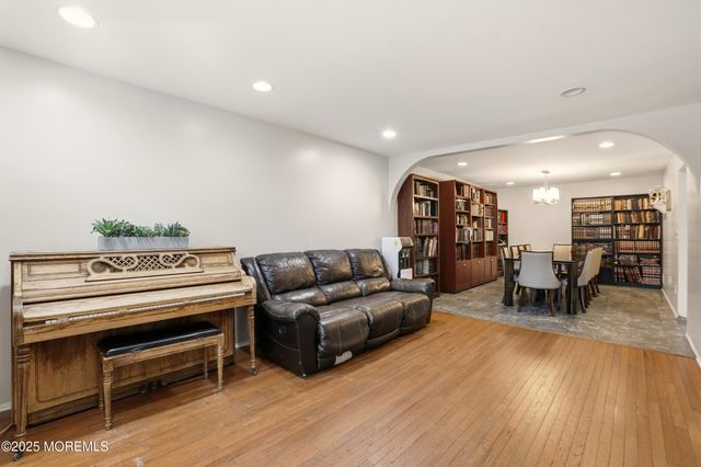 418 8th Street, Lakewood, NJ 08701