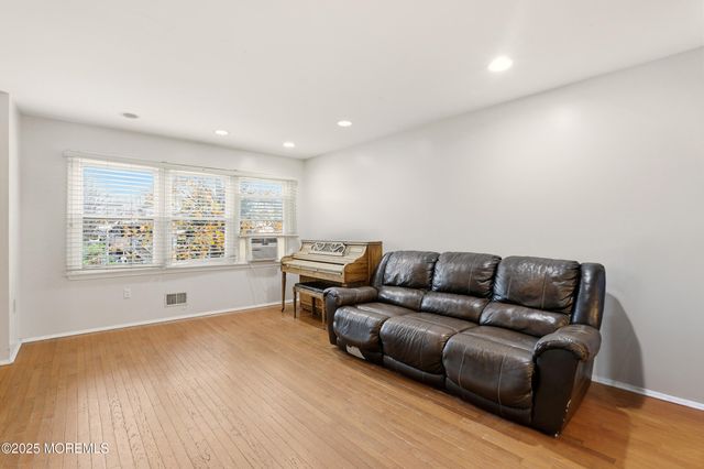 418 8th Street, Lakewood, NJ 08701