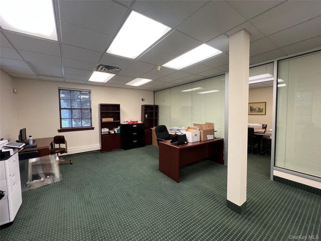 330 Willis Avenue 1, Roslyn Heights, NY 11577