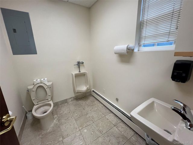 330 Willis Avenue 1, Roslyn Heights, NY 11577