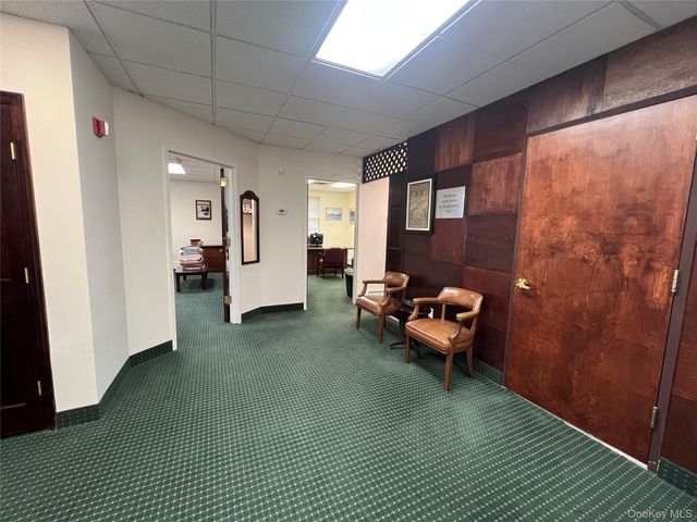 330 Willis Avenue 1, Roslyn Heights, NY 11577