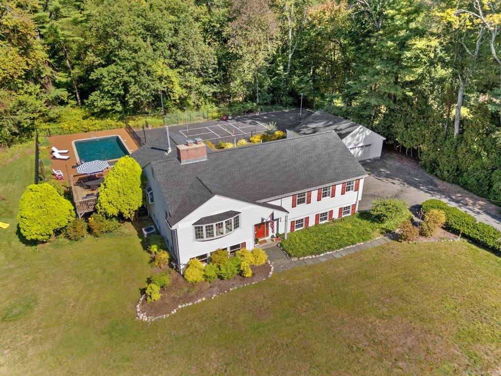 100 Rosewood Road, Avon, CT 06001